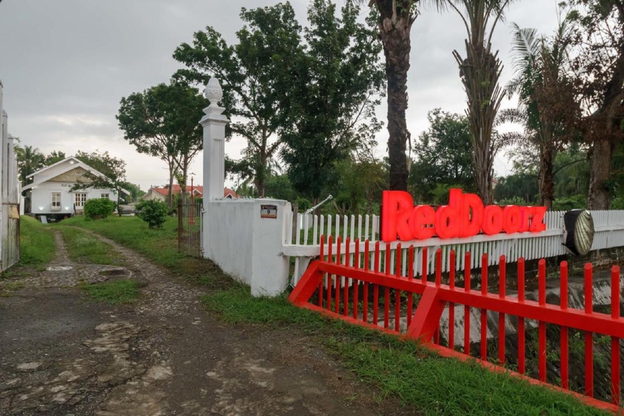 Reddoorz Syariah Near Suzuya Mall Banda Aceh 2 Geutieue Eksteriør billede